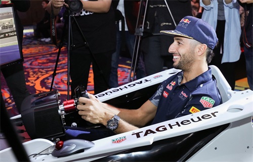 TAG Heuer泰格豪雅携手红牛车队引爆F1上海赛场
